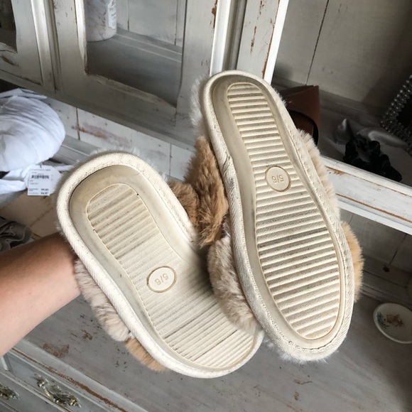 Fuzzy slippers - Picture 2 of 2